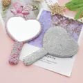 Specchio per trucco portatile con diamanti Specchio per cuore d'amore Manico femminile Trucco Strumenti di bellezza cosmetica Specchio per trucco per ragazze con trucco portatile