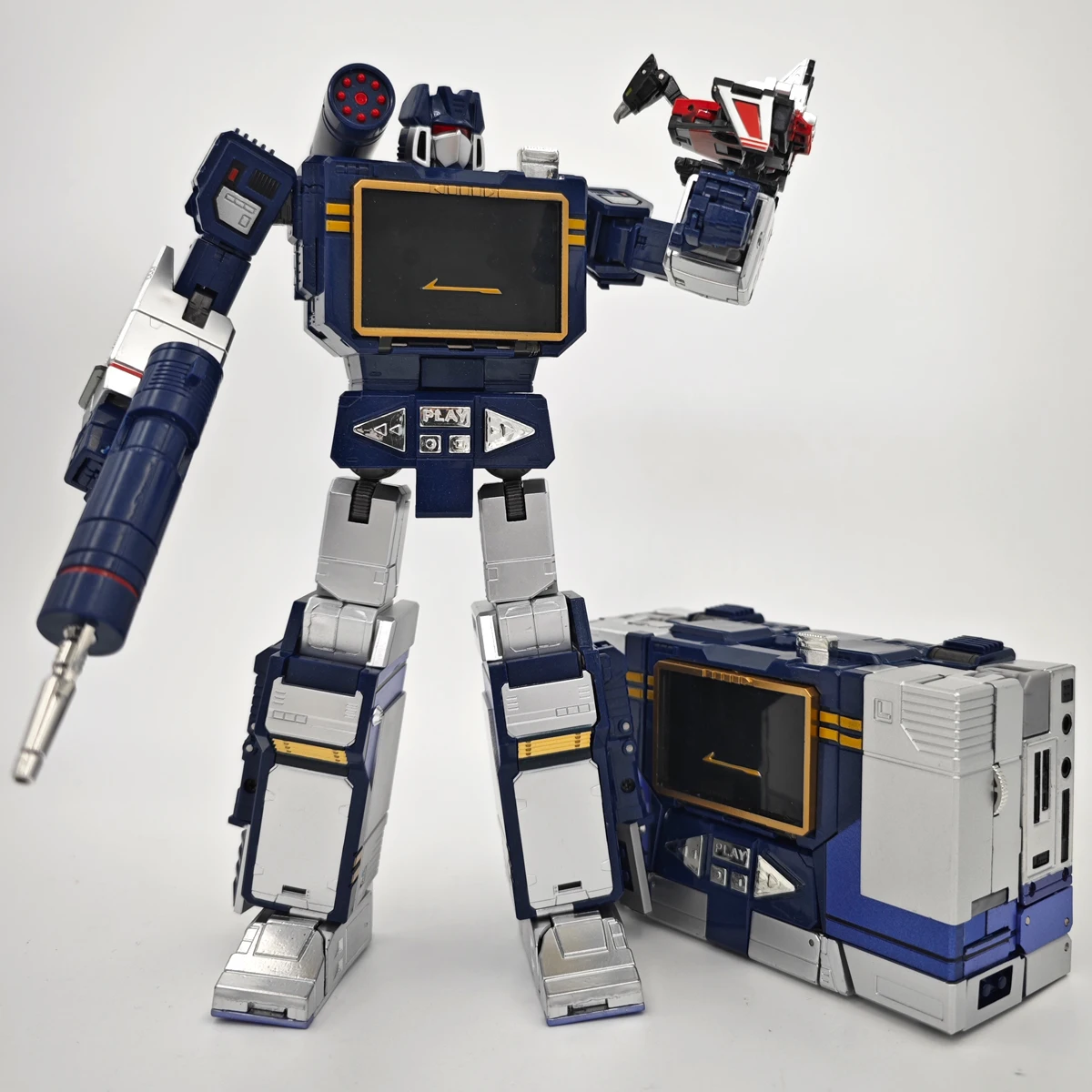 THF-01J Soundwave G1 Transformation THF01 Tape Corps THF01J THF01P Walkman MasterPiece MP13 MP-13 Action Figure Robot Toys
