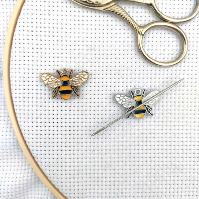 Magnetic Needle Minders Sewing Magnet Set of 2 Bees Needle Keeper Finder Embroidery Accessories