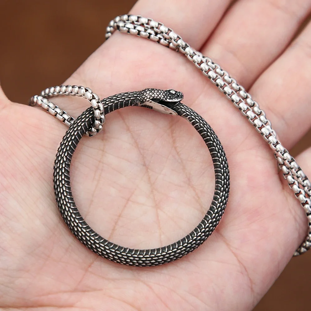 Vintage Einfache Ouroboros Halskette Punk Hip Hop Edelstahl Schlange Anhänger für Männer Frauen Mode Schmuck Geschenke Großhandel