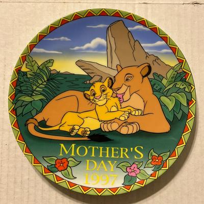 Disney Holiday | Disney A Mother’s Love Mother’s Day 1997 Plate | Color: Green/Tan | Size: Os