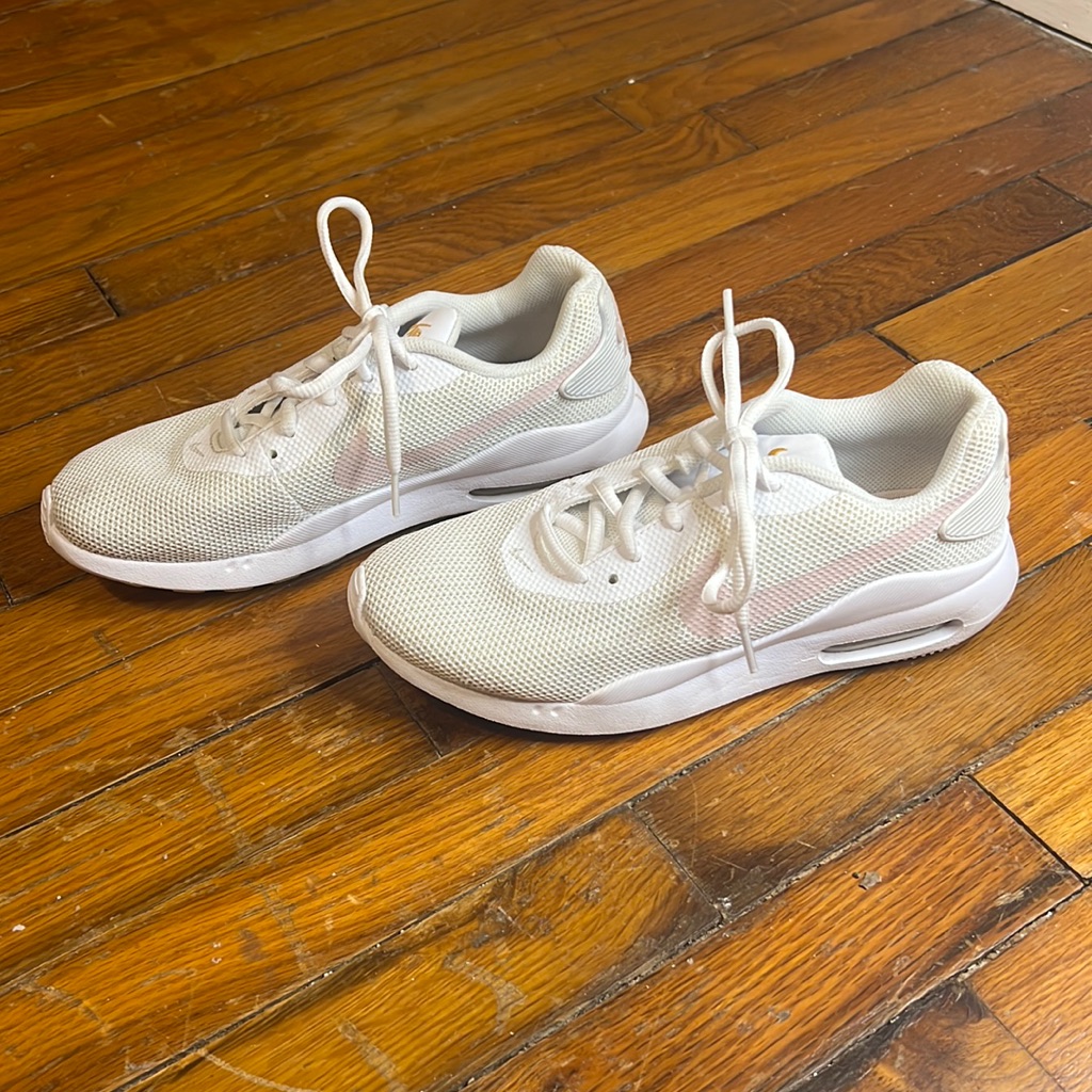 Nike Shoes | White Nike Tennis Shoes | Color: White | Size: 7