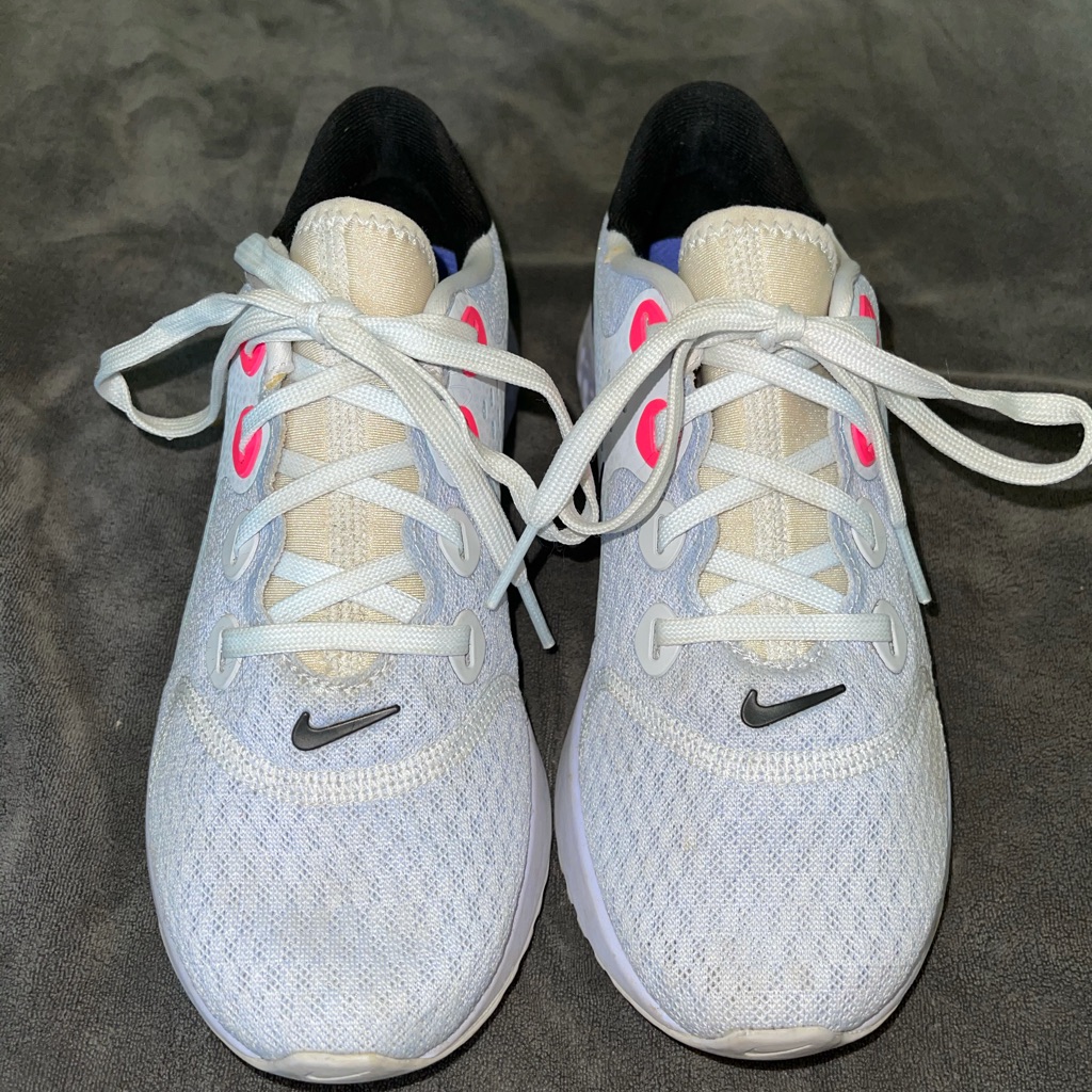 Nike Shoes | Tennis Shoes | Color: White/Silver | Size: 5