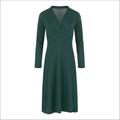 Knielanges Empirekleid im Strickstil Grün