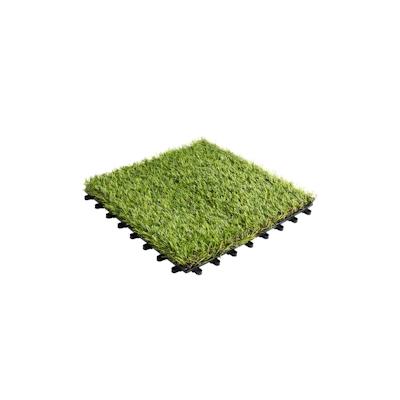 KARAT Klickfliese Terrassenfliese Kunstrasen "Gras-Design" - 30 x 30 cm - Für Innen und Außen geeignet - Witterungsbestä