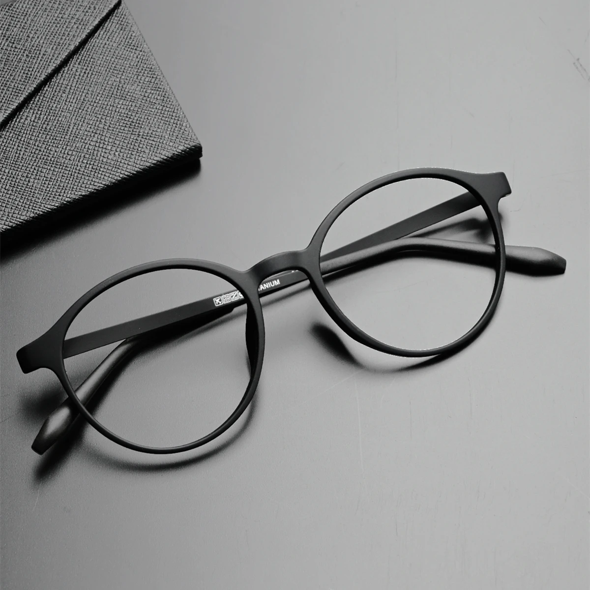 KOCOLIOR 1935 Ultraleichte Gummi Titan Runde Photochrome Anti Blau Licht Lesebrille Für Mann Frau Presbyopie Brille Image