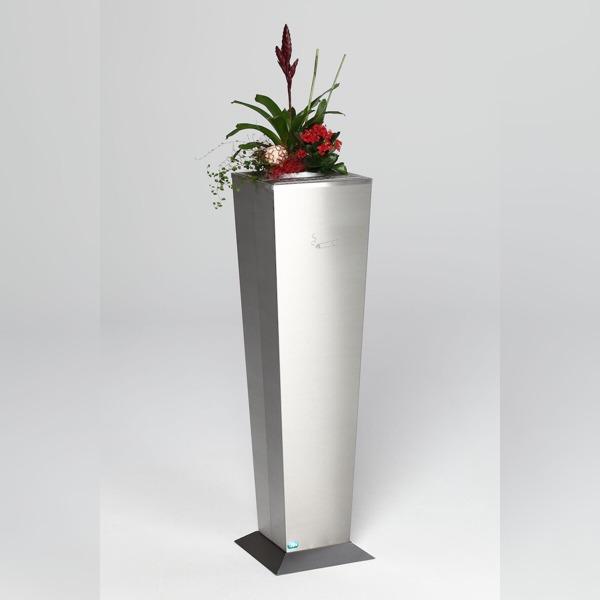 PROREGAL Dekorativer Ascher in Pyramidenstumpfform | Ascher/- Abstelleinsatz | HxBxT 110x31x31cm | Edelstahl | Ascher Aschenbecher Image