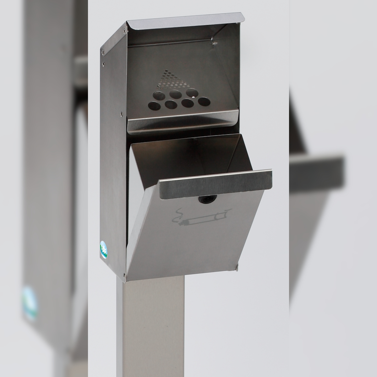 PROREGAL Großvolumiger Ascher mit Schutzdach | mit Standfuß | HxBxT 109x31x31cm | Edelstahl | Ascher Aschenbecher Image