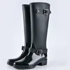 Punk Stil Zipper Hohe Stiefel frauen Reine Farbe Regen Stiefel Outdoor Gummi Wasser schuhe Für Weibliche 36-41 plus größe