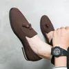 Marken design Männer Wildleder Lederschuhe Mokassins braune Quaste spitze Herren Slipper Vintage