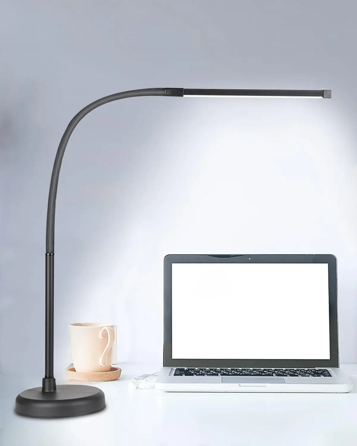 Eine LOOPITYS LED-Schreibtischlampe, Schwenkarm-Architekt-Arbeitslampe mit langem, flexiblem Schwanenhals, 3-Farbmodi und USB-Adapter