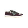 Kontrastierender lila Sneaker aus Spitze