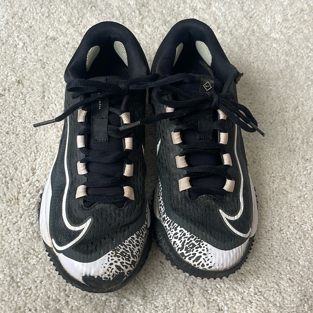 Nike Shoes | Girls Nike Softball Spikes | Color: Black/White | Size: 6.5g