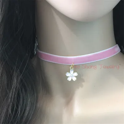 NEUE Mode Kirschblüten Anhänger Rosa Samt Halskette Aussage Pullover Choker Handgemachte Schmuck