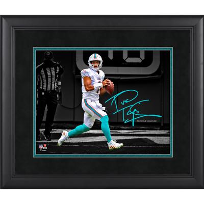 Tua Tagovailoa Miami Dolphins Gerahmtes 11" x 14" Spotlight-Foto - Faksimile-Signatur Image