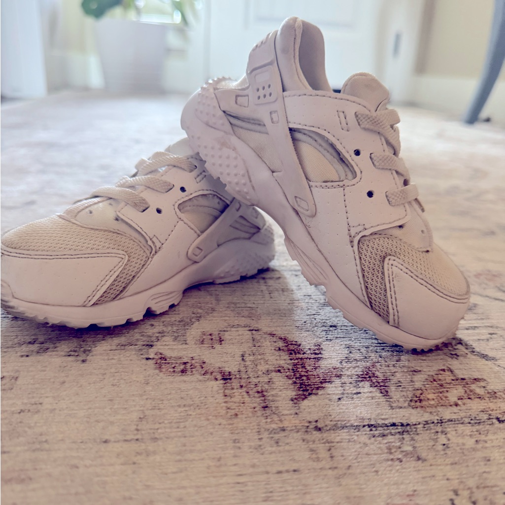 Nike Shoes | Toddler Unisex Nike Shoes Size 8c | Color: White | Size: 8