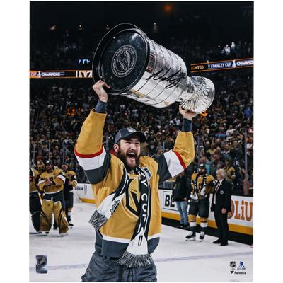 Nicolas Roy Vegas Golden Knights signiertes Stanley Cup-Siegerfoto 2023, 16 x 20 Zoll, Raising Cup Image
