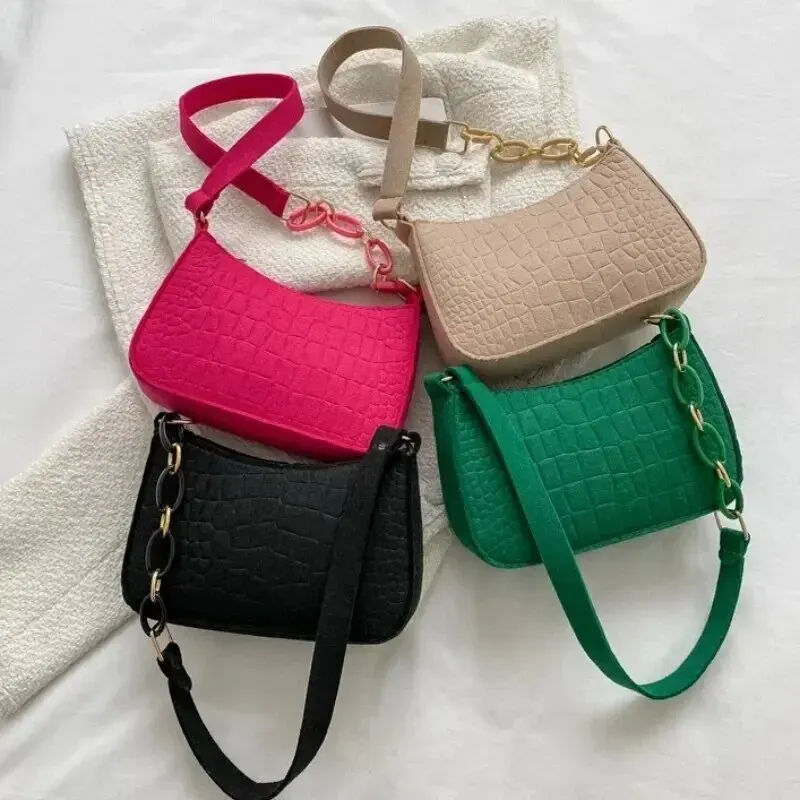 Petit sac carré Yankee sous les bras décontracté, tempérament doux rétro populaire, initié à l'automne, déterminer la mode, 2024