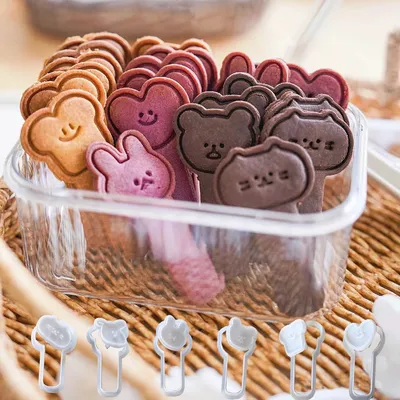 6Pcs/Set Mini Animal Pet Dog Cat Rabbit 3D Cookie Cutter Cartoon Love Bear Toast Biscuit Stamp