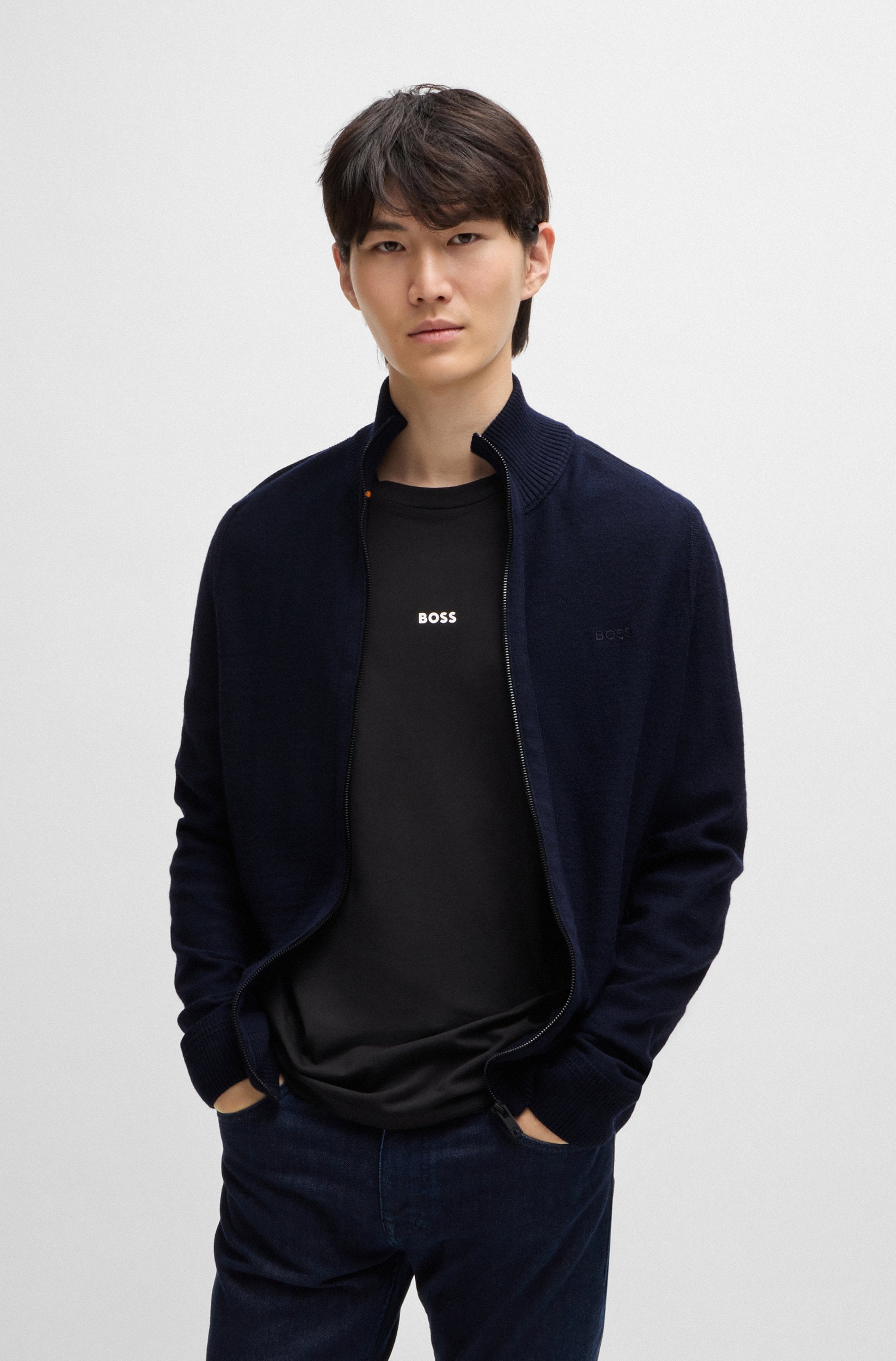 Strickjacke BOSS ORANGE "Avac", Herren, Gr. L, blau (dunkelblau404), Strick, Obermaterial: 60% Schurwolle, 40% Polyacryl, regular fit hüftlang, Bündchen, Strickjacken, mit Logostickerei auf der Brust Image