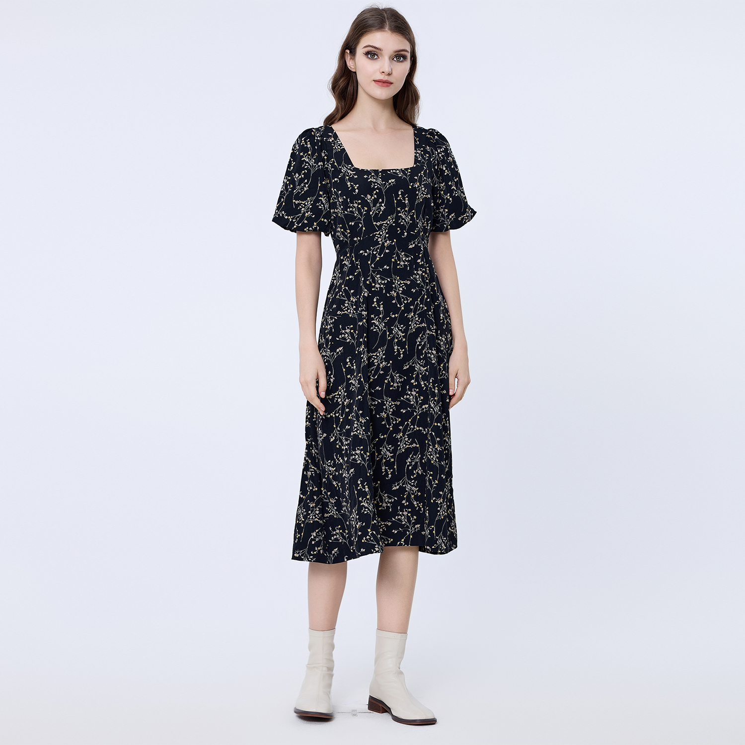 Kleid mit quadratischem Ausschnitt und Liberty-Print Image