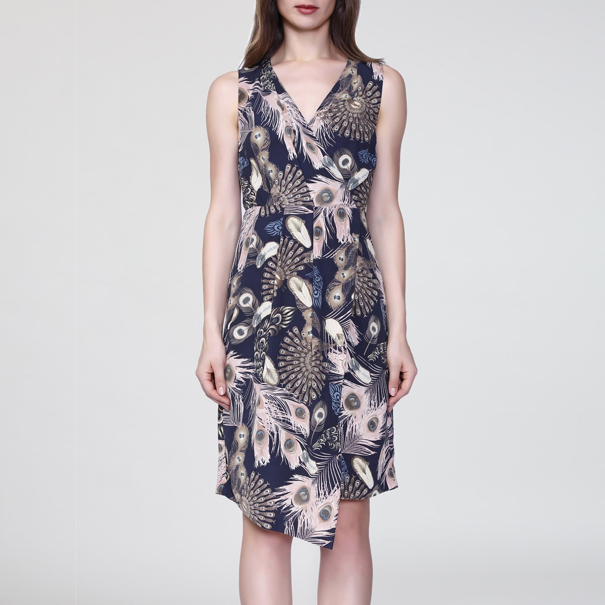 Mittellanges Kleid mit überkreuzten Herzen und Federmuster Image