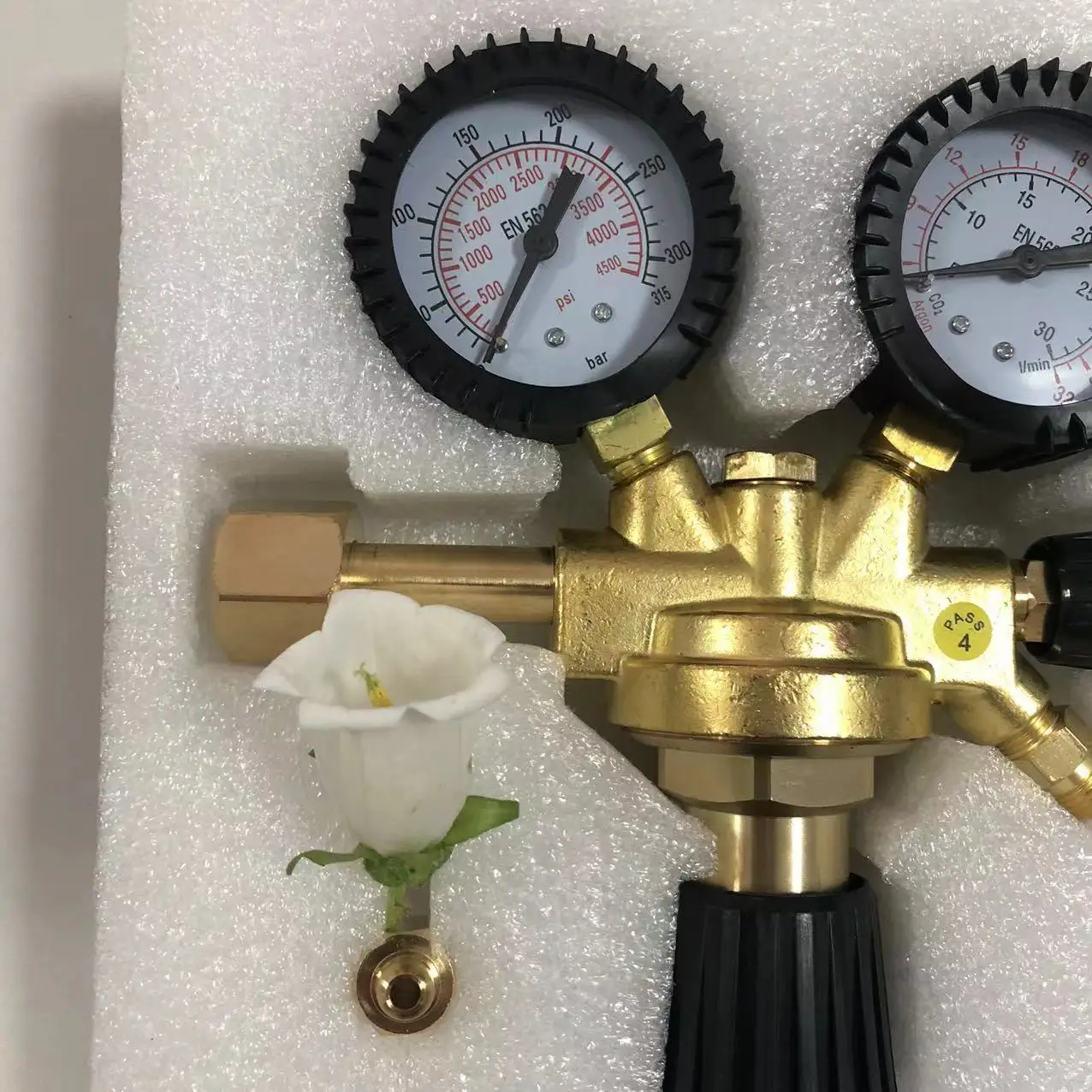 CO2 Argon Stickstoff Druckminderer Regler stoßfest MAG/MIG Schweißen Druckminderer W21,8 Gewinde Image