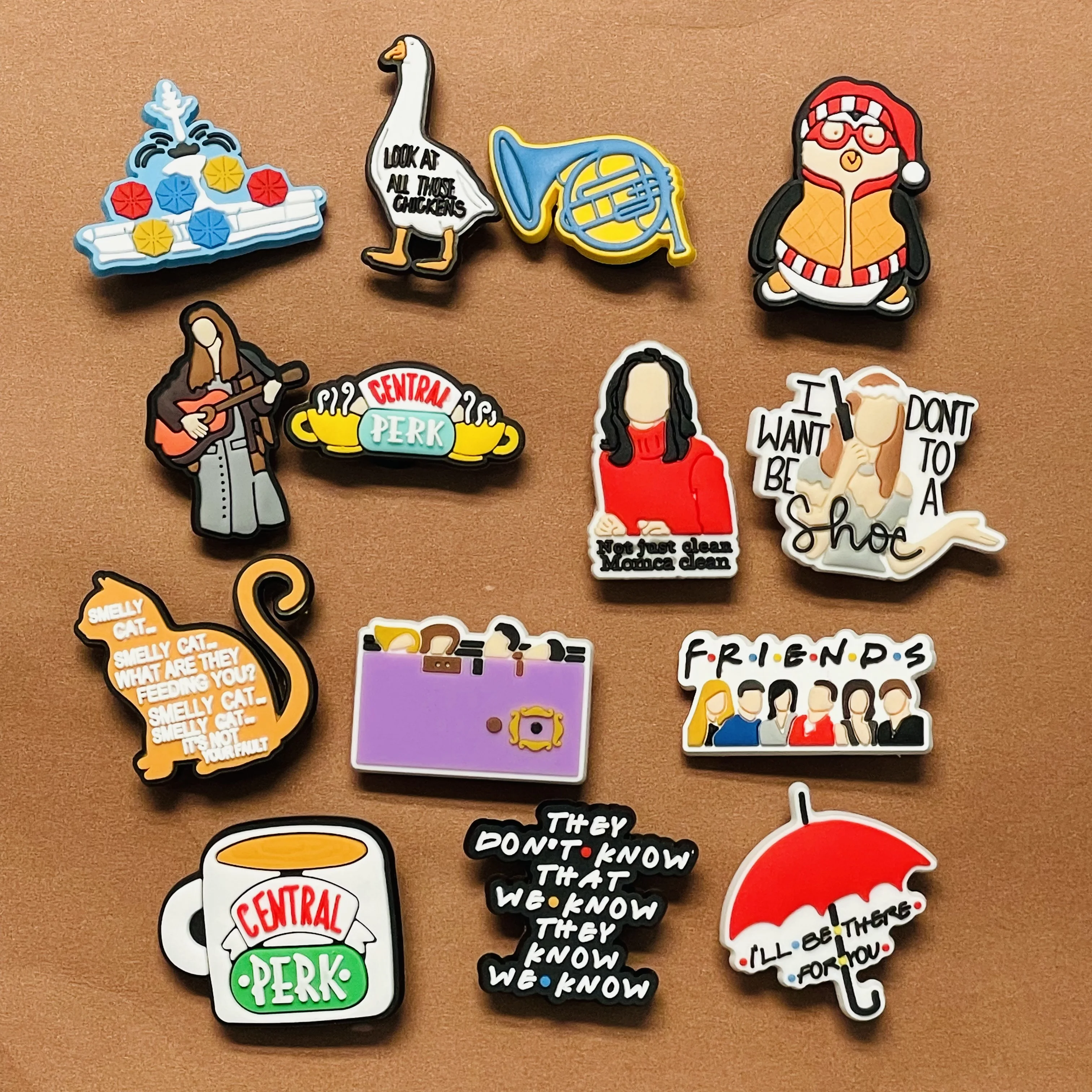 14-25 pezzi Movie Friends Nuovo design Ciondoli per scarpe Accessori in PVC Sandali fai da te Scarpe Decorazioni con fibbia adatti al braccialetto Regalo per bambini per feste