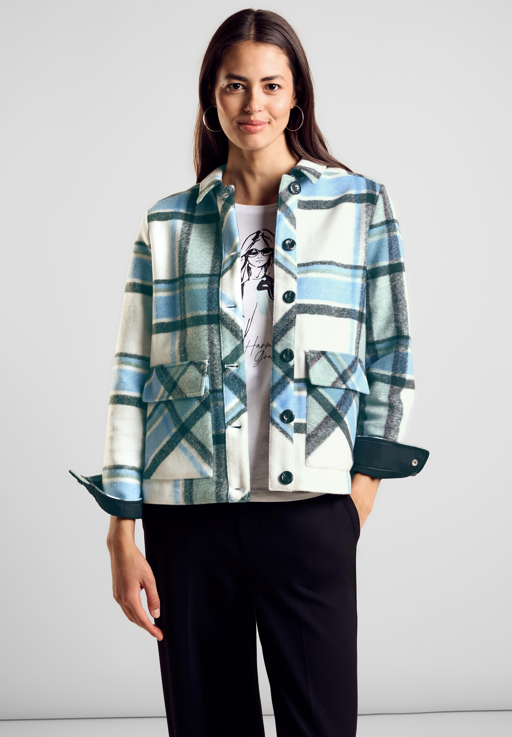 Kurzjacke STREET ONE, Damen, Gr. 36, weiß (lucid weiß), Stoff, 100% Polyester, Jacquardmuster, gerade kurz, V-Ausschnitt, Bündchen, Jacken Kurzjacke, mit Knopfleiste