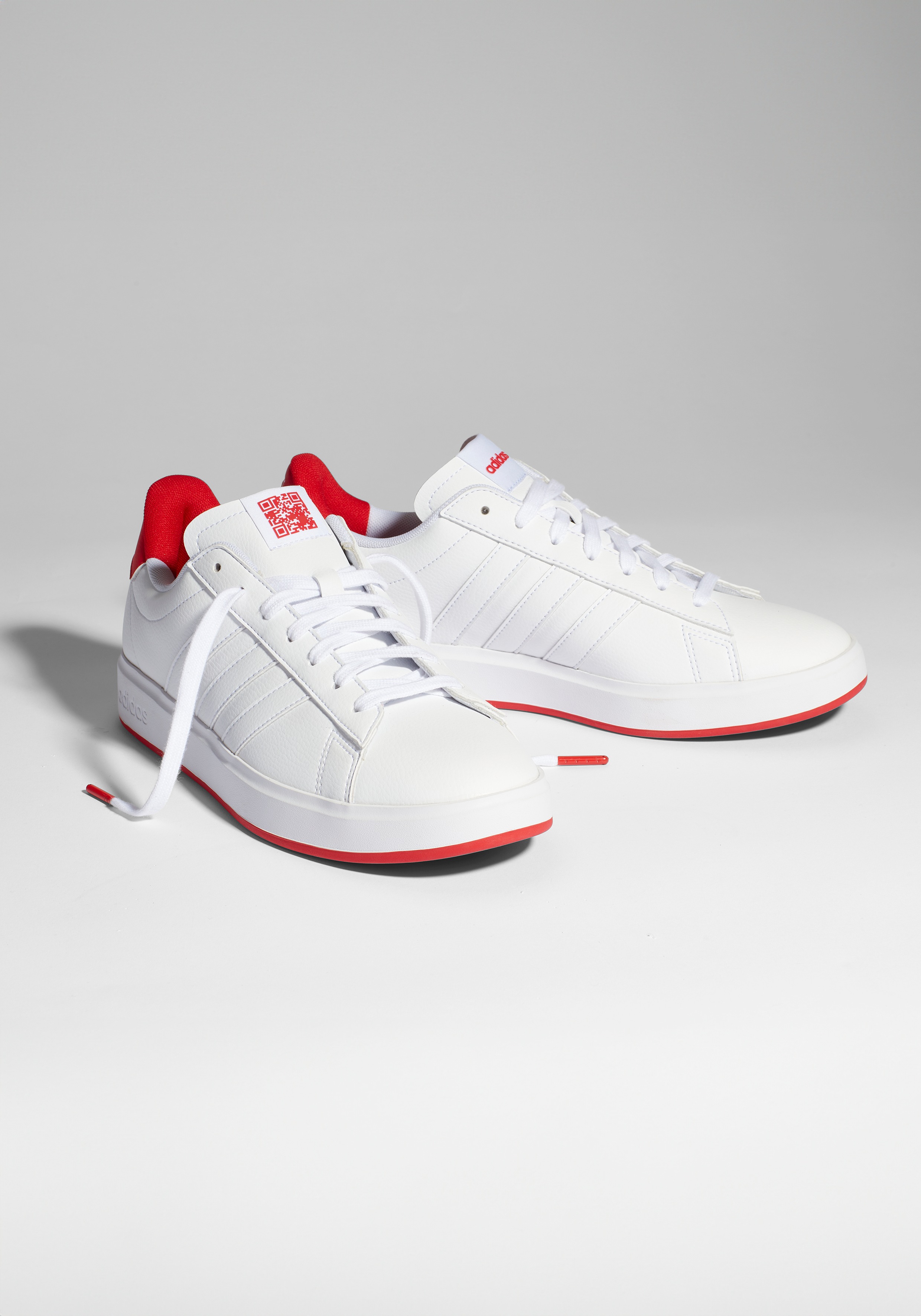 Sneaker ADIDAS SPORTSWEAR "OTTO x adidas Sneaker Exclusiv zum 75. Geburtstag", Gr. 43, ftwwht, ftwwht, ftwwht, Synthetik, Sportlich, Schuhe