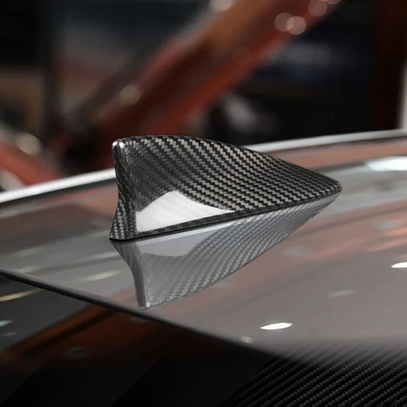 Impermeabile senza foratura Antenna per pinna di squalo per auto in fibra di carbonio Antenna per tetto con pinna di squalo Radio FM/AM Decora segnale aereo più forte