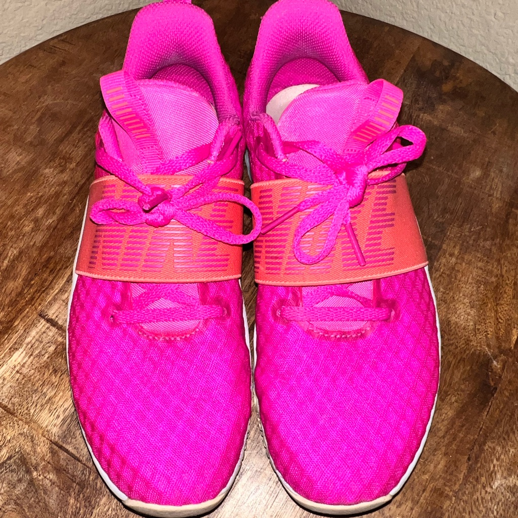 Nike Shoes | Gently Use Women’s Nike Tennis Shoe. | Color: Pink | Size: 7.5