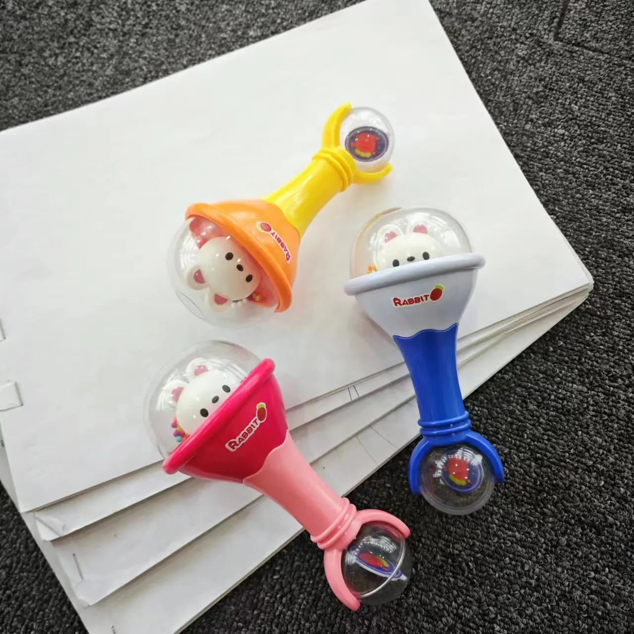 1 Satz handge kurbelte Glocken für die früh kindliche Bildung, Sand hämmer, Hörspiel zeug für das Griff training für Säuglinge und Kleinkinder