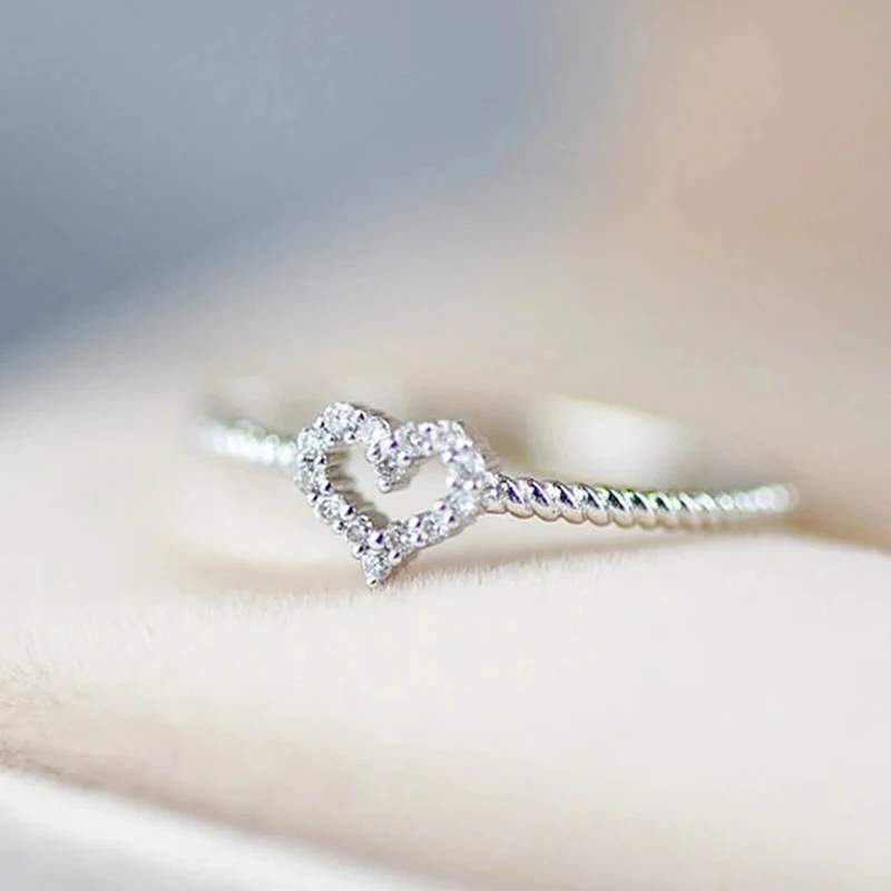 Huitan Chic Herz ringe für Frauen zierliche Liebe Fingerring mit kubischen Zirkon Twist Band Mode Vertrag Eheringe Schmuck Image