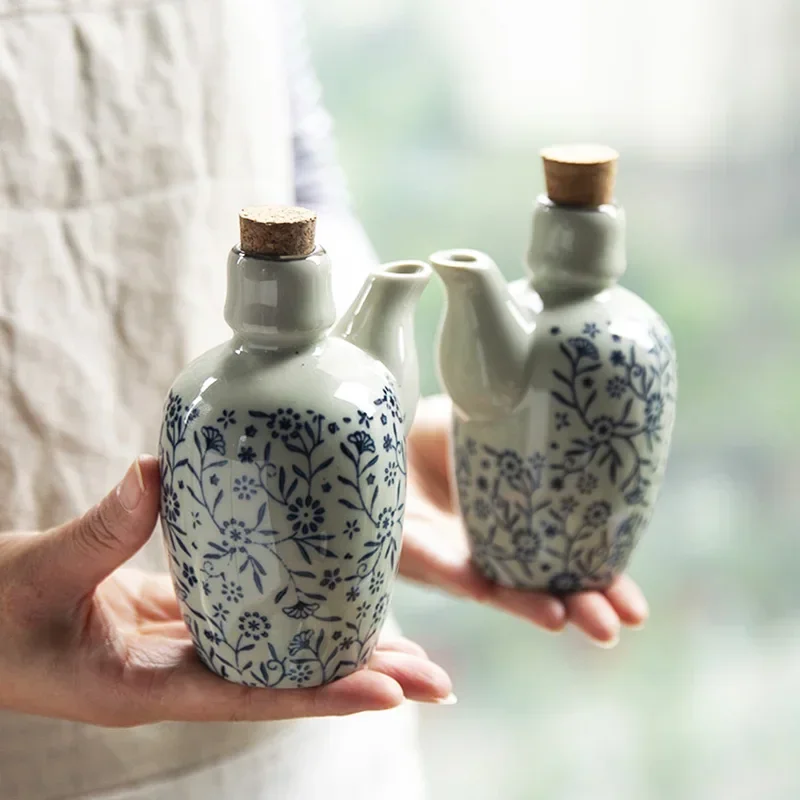 Vintage Keramik öltopf, Küche, Salz-und Pfeffers treuer, Gewürz box, Haushalts gewürz glas, Sojasauce flasche, Kochute nsilien Image