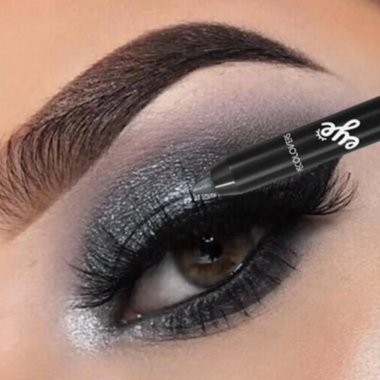 Langlebiger, wasserfester, schwarzer Glitzer-Lidschattenstift, einfach aufzutragen mit weicher, cremiger Textur Image