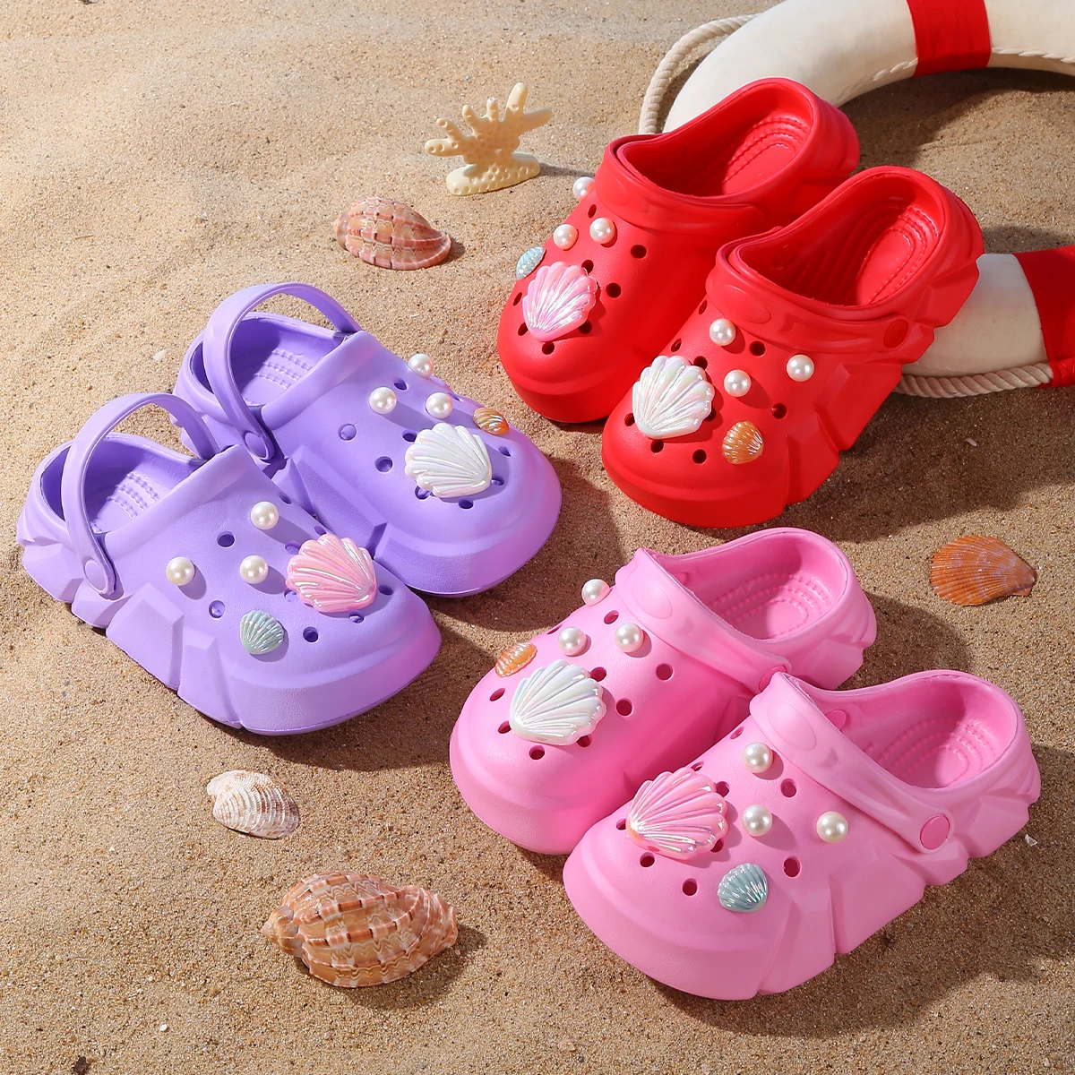 Trendige, niedliche Garten-Clogs mit Muschel- und Perlendesign für Mädchen, atmungsaktive, rutschfeste Slip-On-Sandalen, Strand-Slides 3057 Image