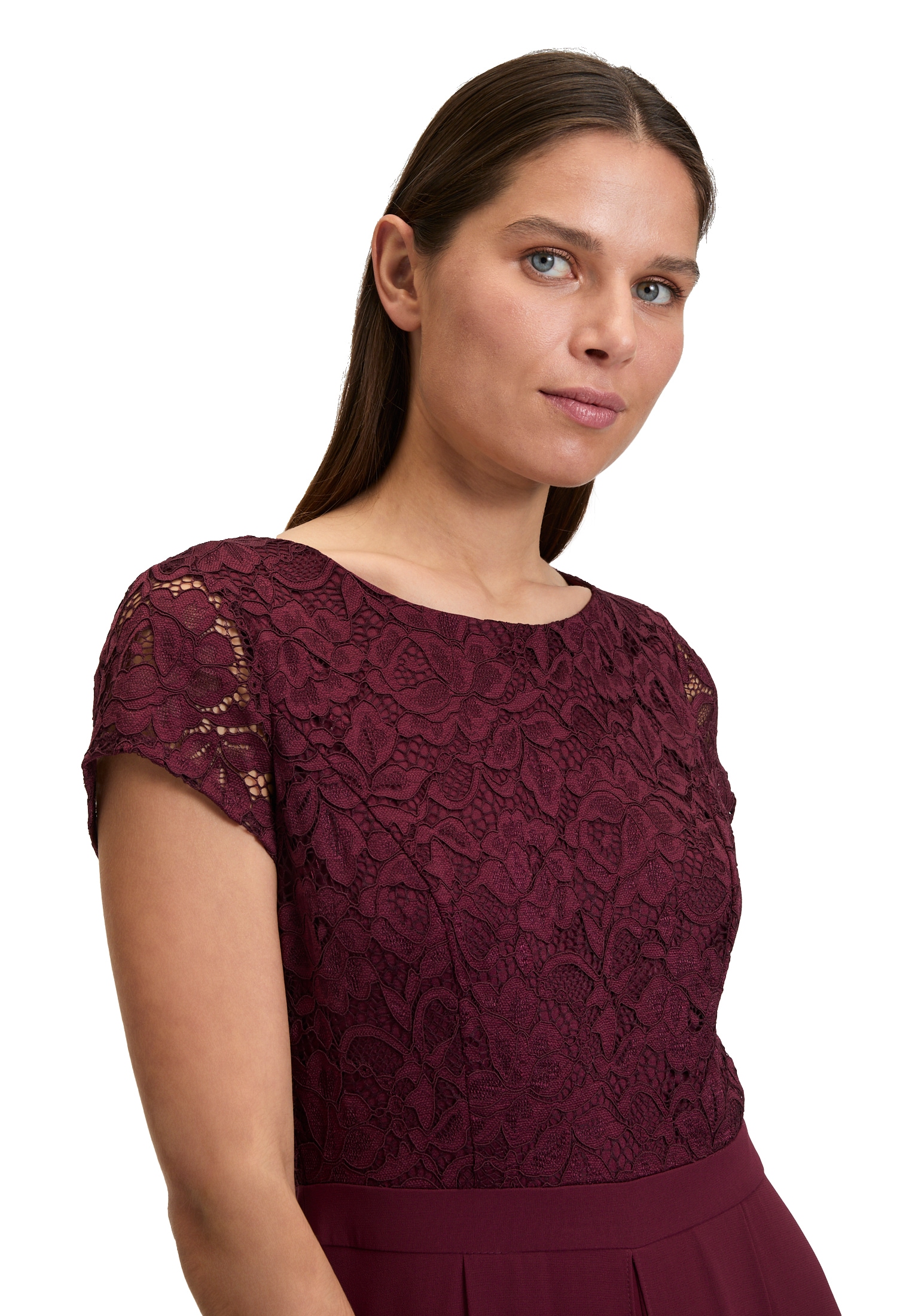 Overall VERA MONT "Damen Jumpsuit kurzarm", Damen, Gr. 44, rot (deep wine), Obermaterial: 95% Polyester, 5% Elasthan. Besatz: 100% Polyester. Futter: 100% Polyester., ausgestellt, Rundhals, Overalls, Design Image