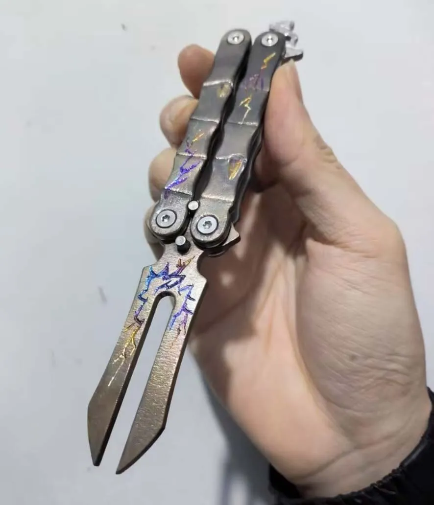 1 Stück hand geschnitzte edc Titan legierung Gabel Multi Butterfly Tasche Falt werkzeuge für die Camping rettung Image