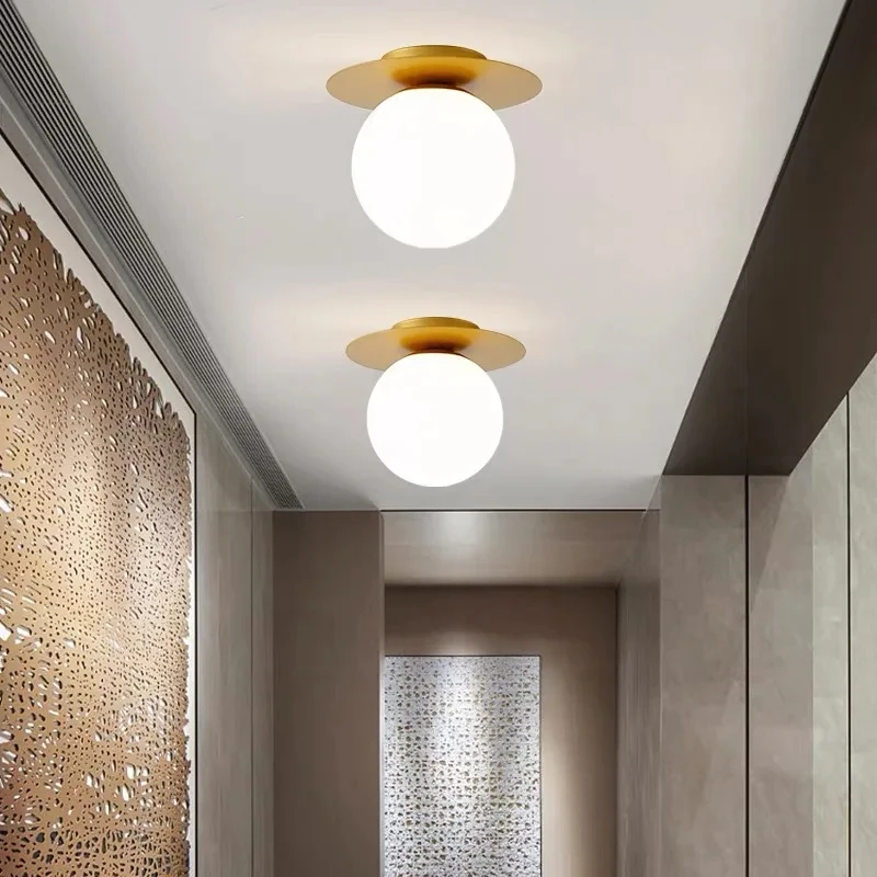 Nordic LED Decke Licht Einfache Schlafzimmer Nacht Korridor Industrielle Beleuchtung Acryl Ball Decke Lampe Gold Schwarz Eisen G9 Lampen
