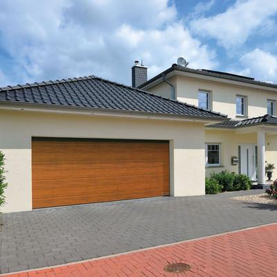HÖRMANN Sektionaltor LPU42 mit Zarge M-Sicke golden oak, Zarge mit N-Beschlag, 2315x2205 mm Image
