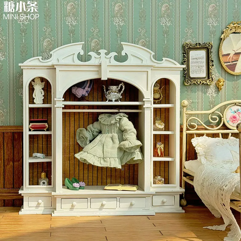 1/6 1/12 Puppenhaus Modell Möbel Zubehör Retro Kleiderschrank Kleiderbügel Bjd Ob11 Gsc Blyth Soldat Lol Puppenhaus Miniaturen Image
