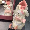 Sanrio Hello Kitty süßes Design neue Brotschuhe süße weiche Y2k-Mädchen-Studenten-Schuhe mit dickem Boden Trend vielseitige Sport-Board-Schuhe