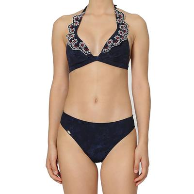 Bikini Frau Docor Image