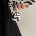 Ins Nero Bianco Curve Ganci Custodia protettiva antiurto per AirPods 1 o 2 3 4 AirPods Pro Pro 2