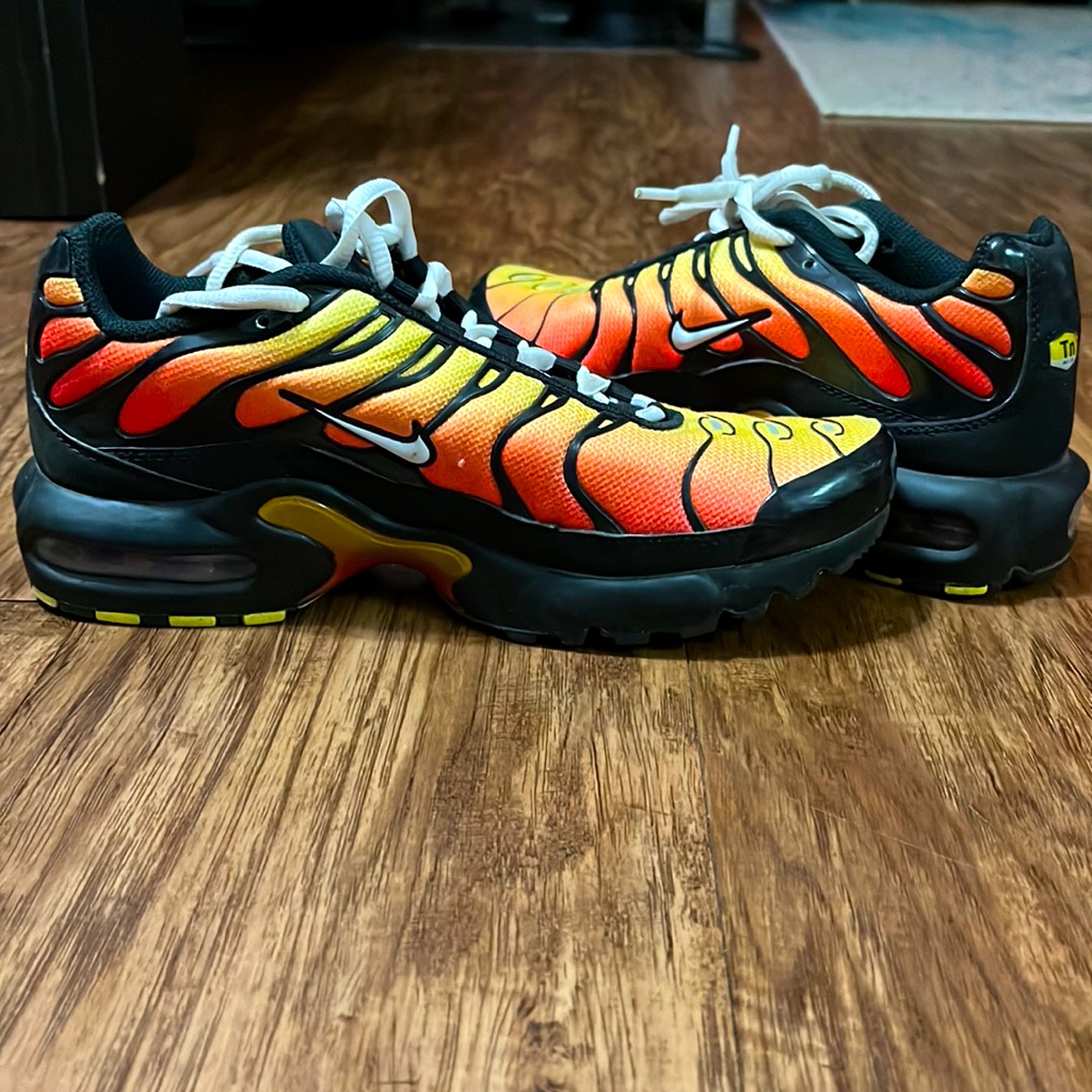 Nike Shoes | Boys Nike Shoes Size 6. No Wear Down. Nike Air Max Plus Black Orange Ar1852-017 | Color: Black/Orange | Size: 6bb