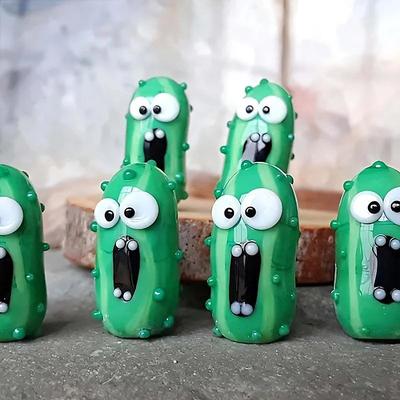10 PCS Fun Screaming Pickles - Perfect Home Decor Gift for Foodies and Pickle Enthusiasts, PVC, No Batteries Required