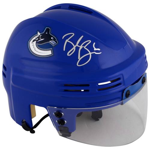 Von Brock Boeser signierter blauer Minihelm der Vancouver Canucks