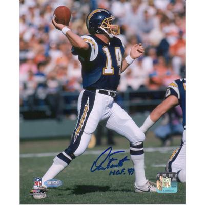 Signiertes Wurffoto von Dan Fouts, San Diego Chargers, 20,3 x 25,4 cm, mit der Aufschrift „HOF 93“ Image