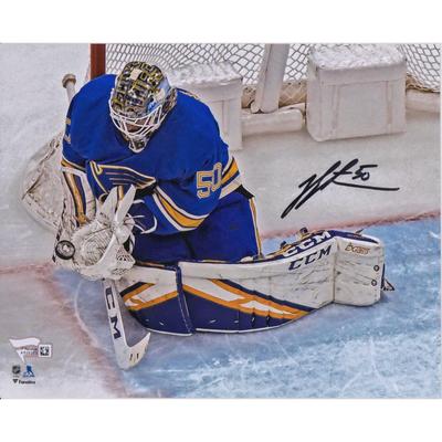 Jordan Binnington, St. Louis Blues, signiertes 8 x 10 Zoll großes Overhead-Handschuh-Save-Foto Image